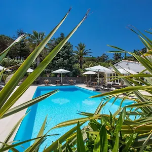 https://la-bastide-des-salins.fr-provencehotel.com